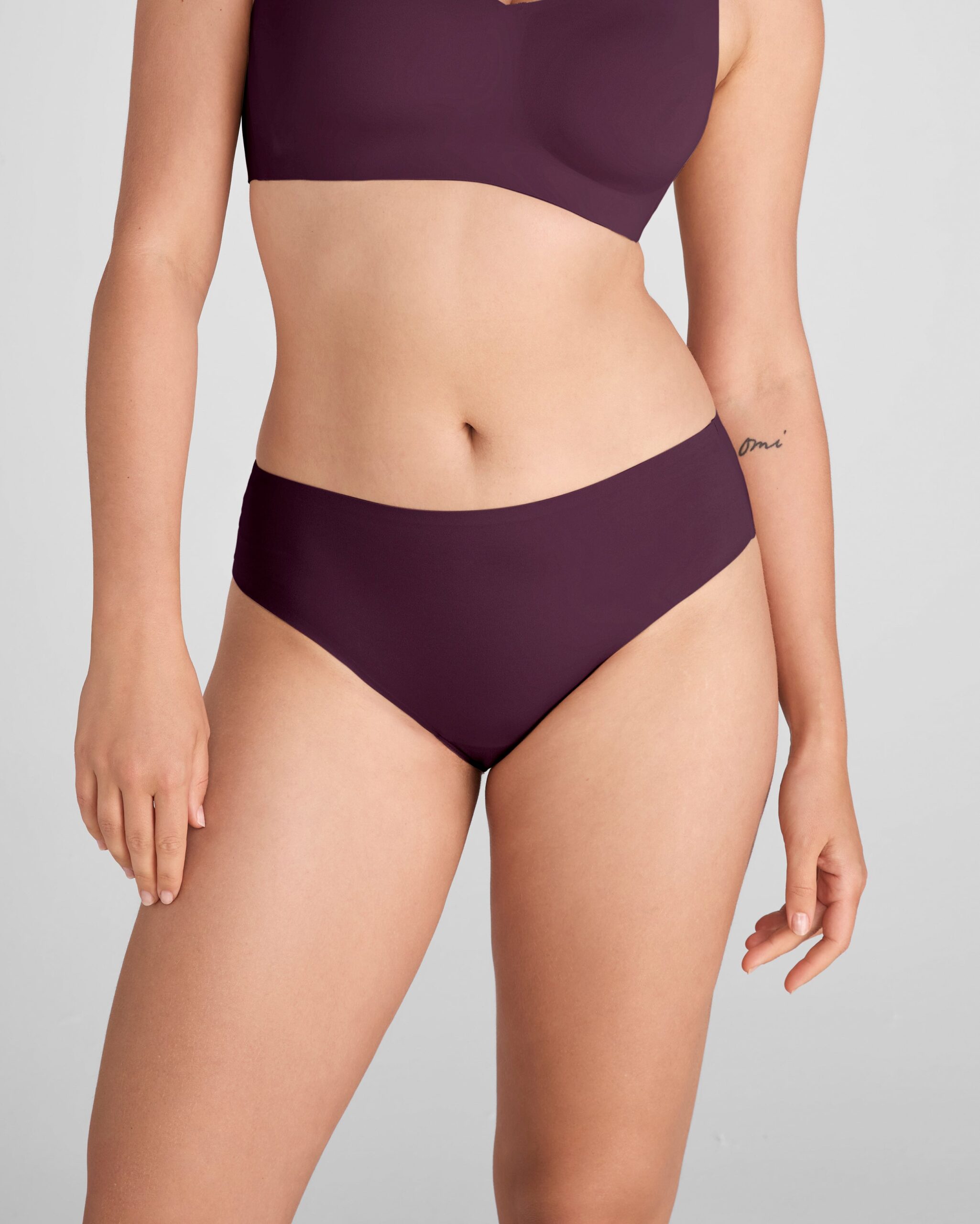 27_softform_MR_brief-aubergine-M-Elle_1851_AU_R1-no-logo