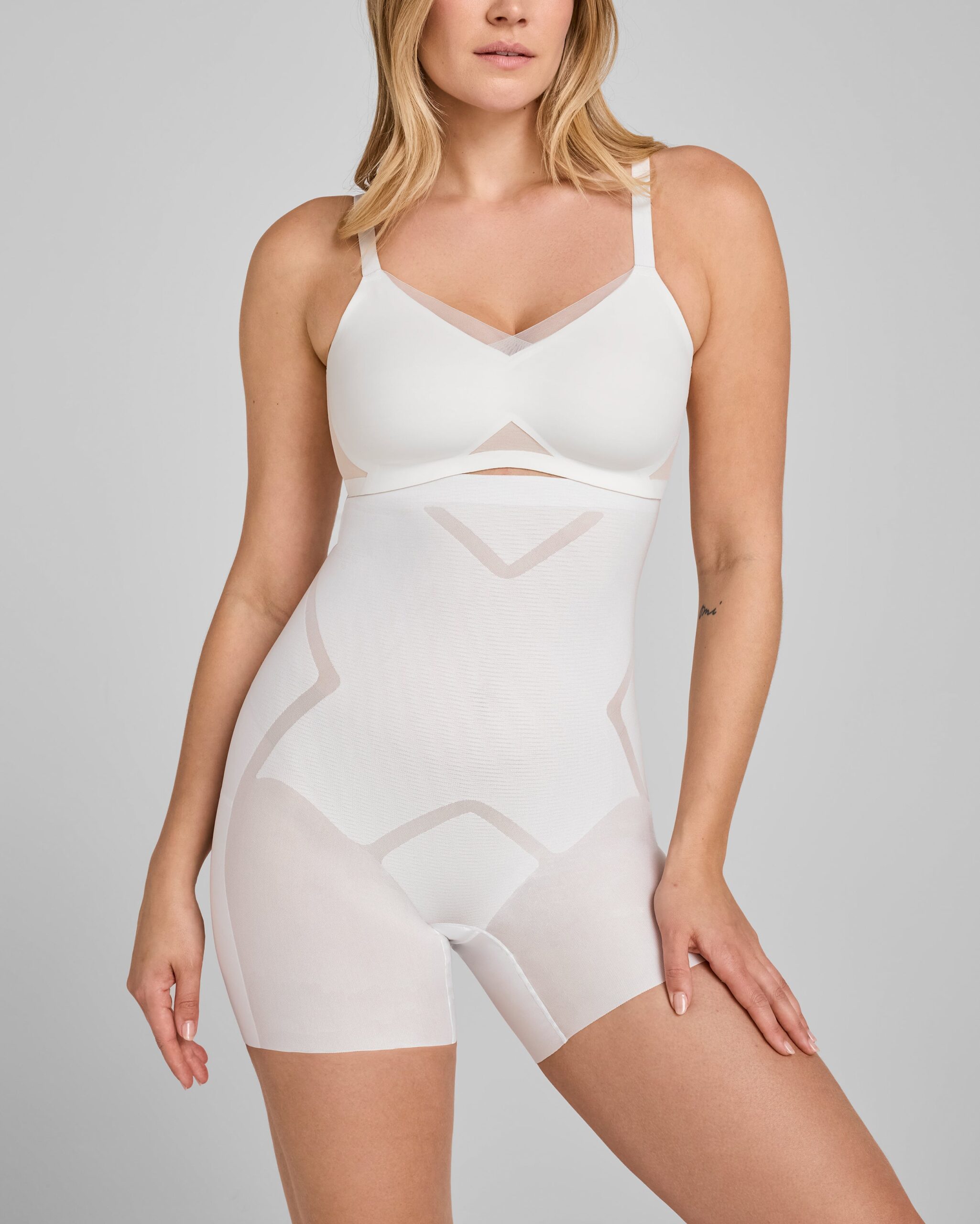 mesh_sculpt_hw_short-astral-M-Elle_1513_R1